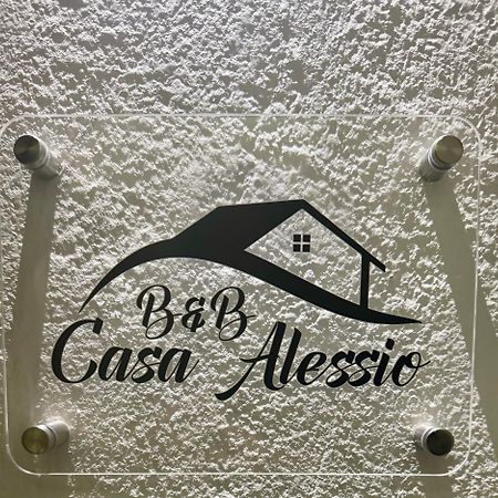 Casa Alessio - Elegante Appartamento Nel Cuore Di Cesano Maderno Bagian luar foto